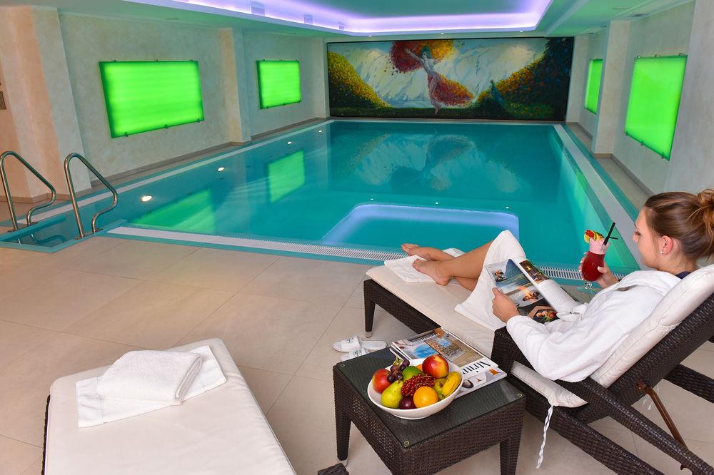 Courtyard By Marriott Hamburg Airport Hotell Exteriör bild