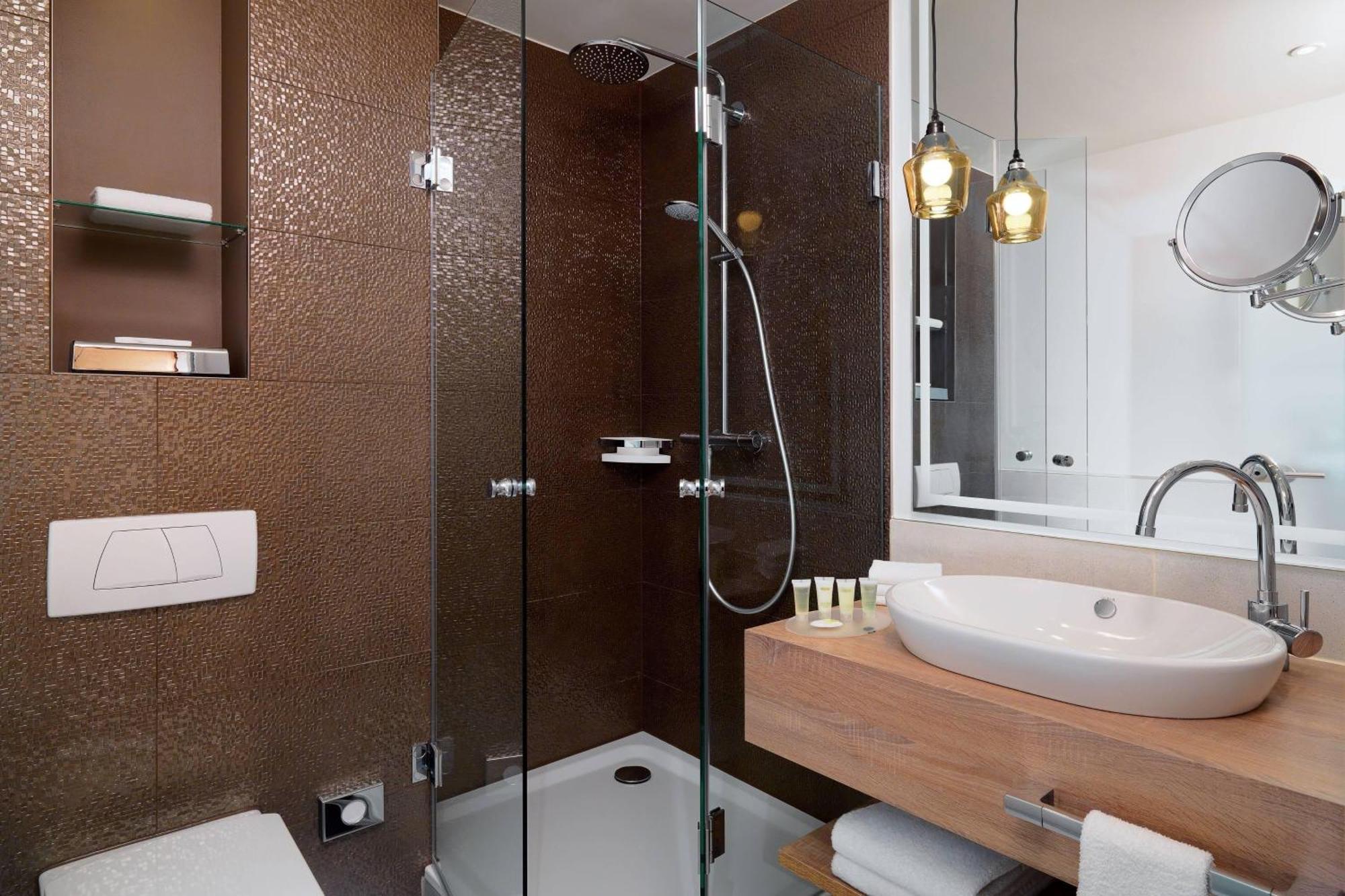 Courtyard By Marriott Hamburg Airport Hotell Exteriör bild