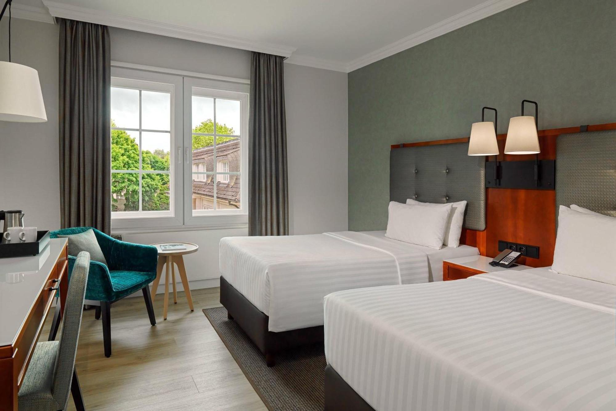 Courtyard By Marriott Hamburg Airport Hotell Exteriör bild
